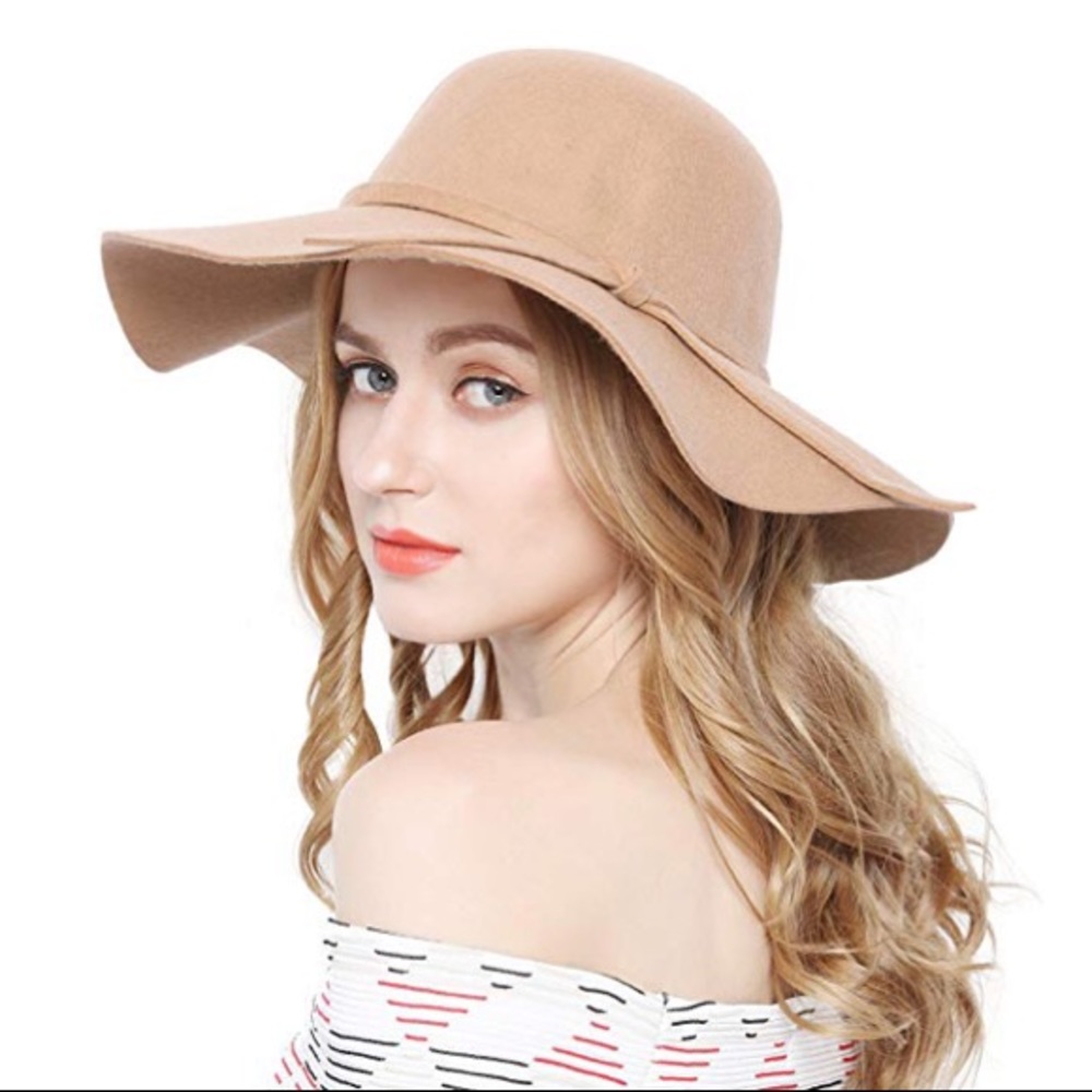 ✨NEW✨floppy hat